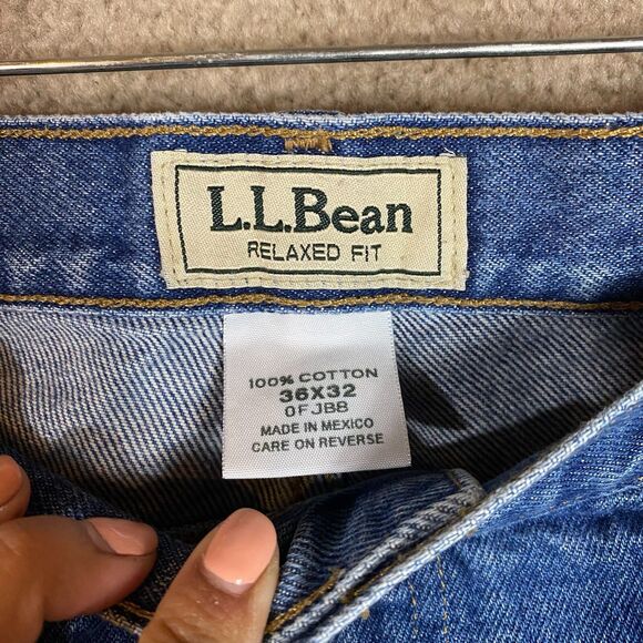 L.L.Bean Straight Leg Jeans Mens Size 36 x 30 Blue Medium Wash Denim Relaxed Fit - Picture 3 of 10